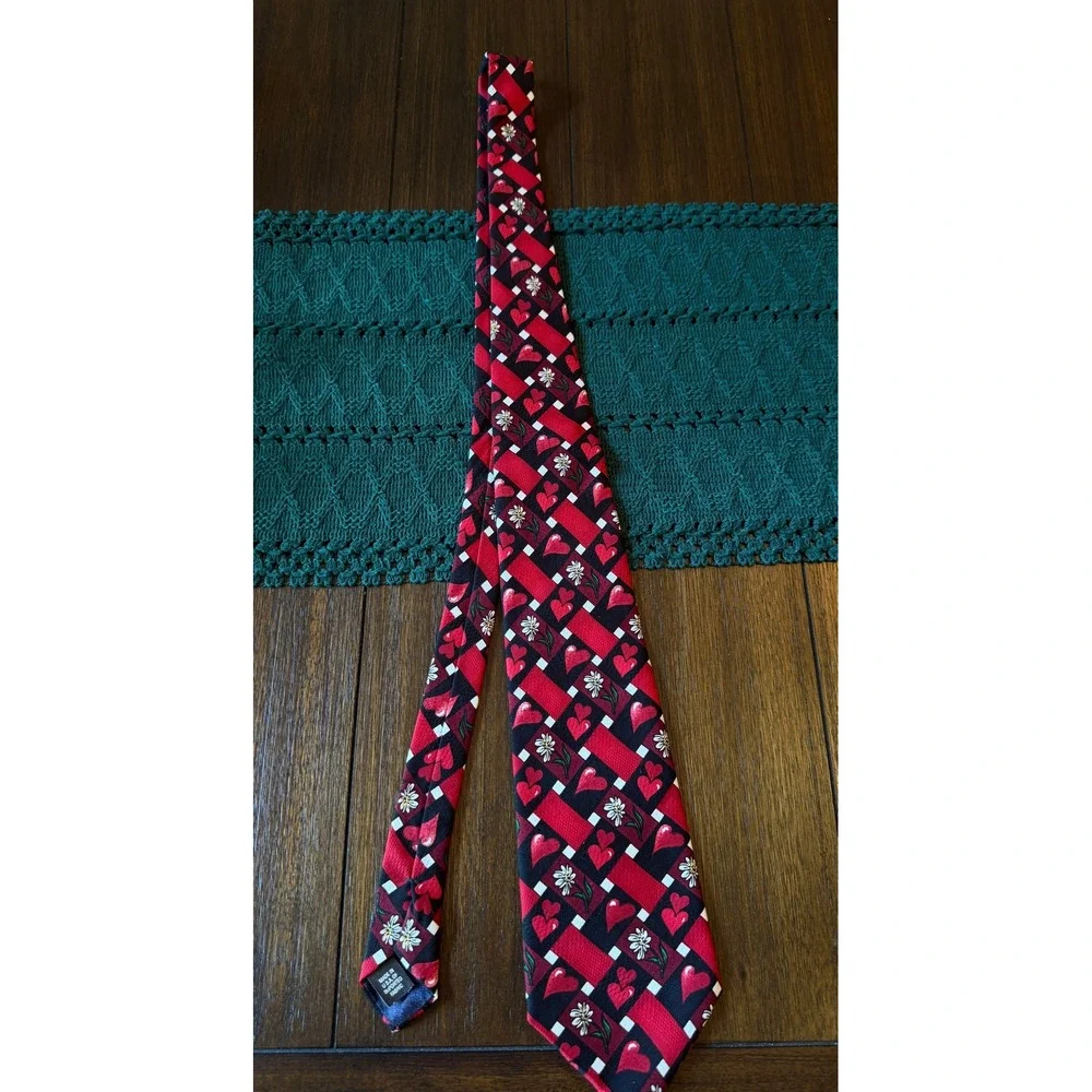 Novelties Hallmark Cards By MMG Mens Tie Red Black Hearts Daisies Valentines Day